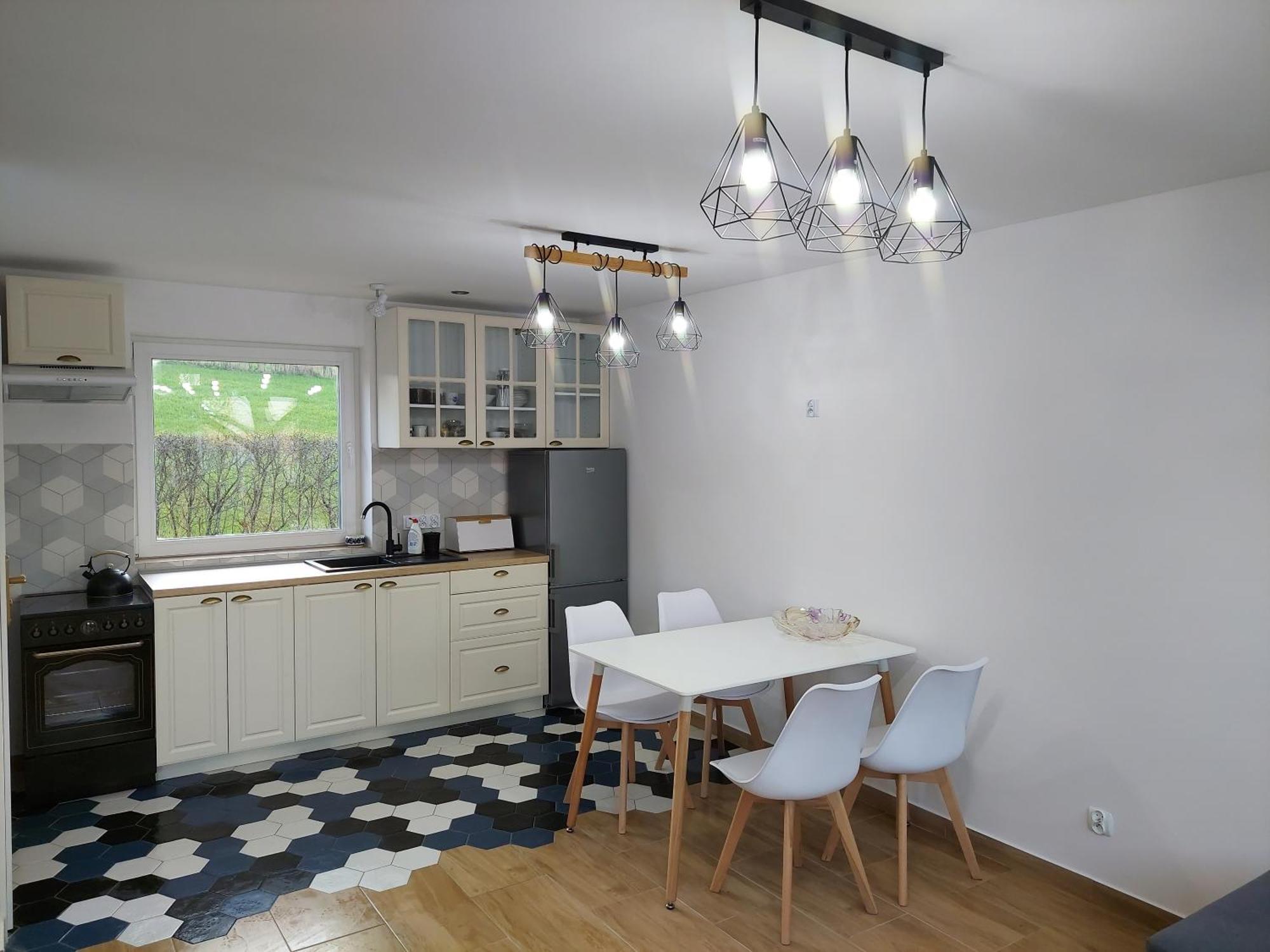 Holiday home Hexagon Honey House+ Prywatna Plaza+jezioro+ Stawy+ Gospodarstwo+ Pasieka Srokowo